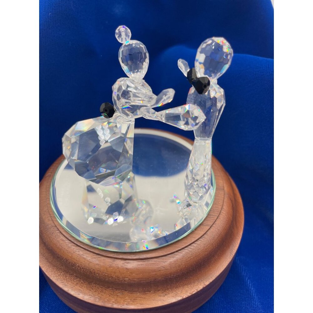 Swarovski Crystals  Wedding Couple Figurine Music Box Anniversary Waltz